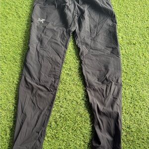 Arc'teryx Men's Black Technical Jogger Pants